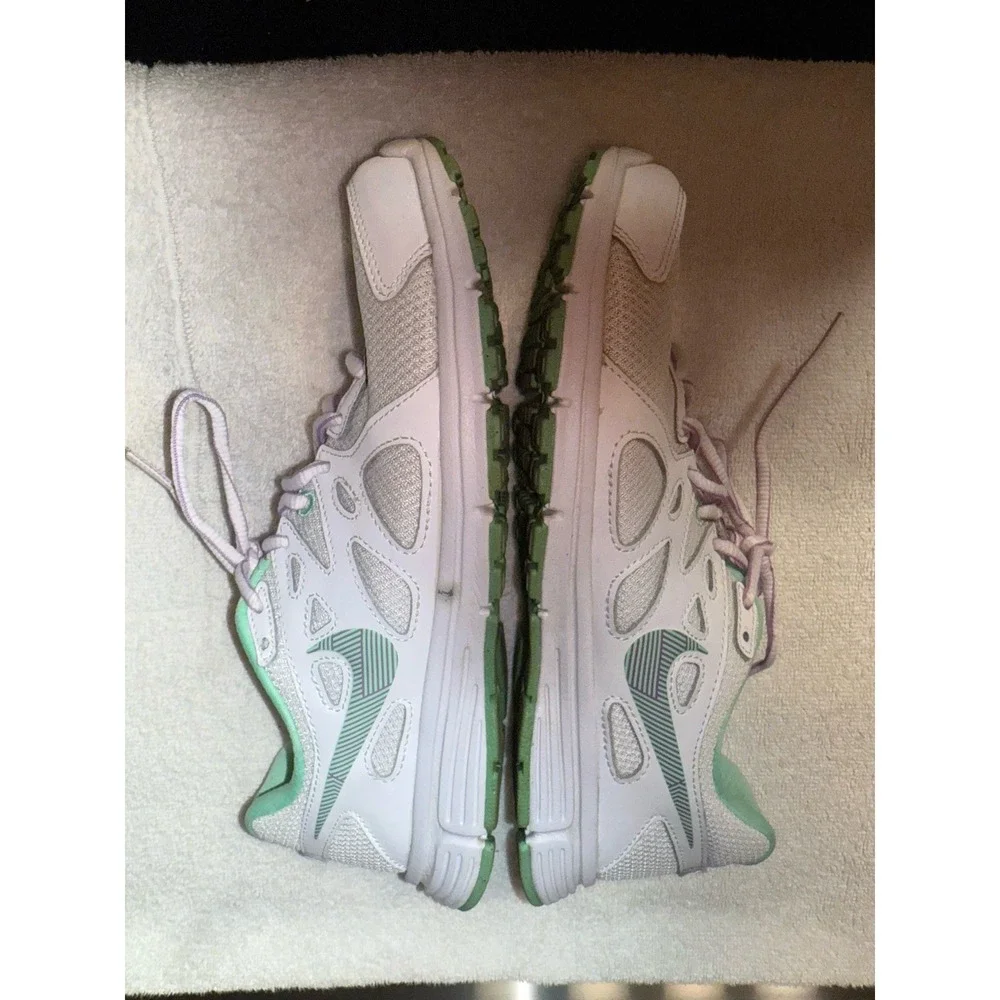 Nike Revolution Ladies Sneakers Size‎ 9.5 White And Teal